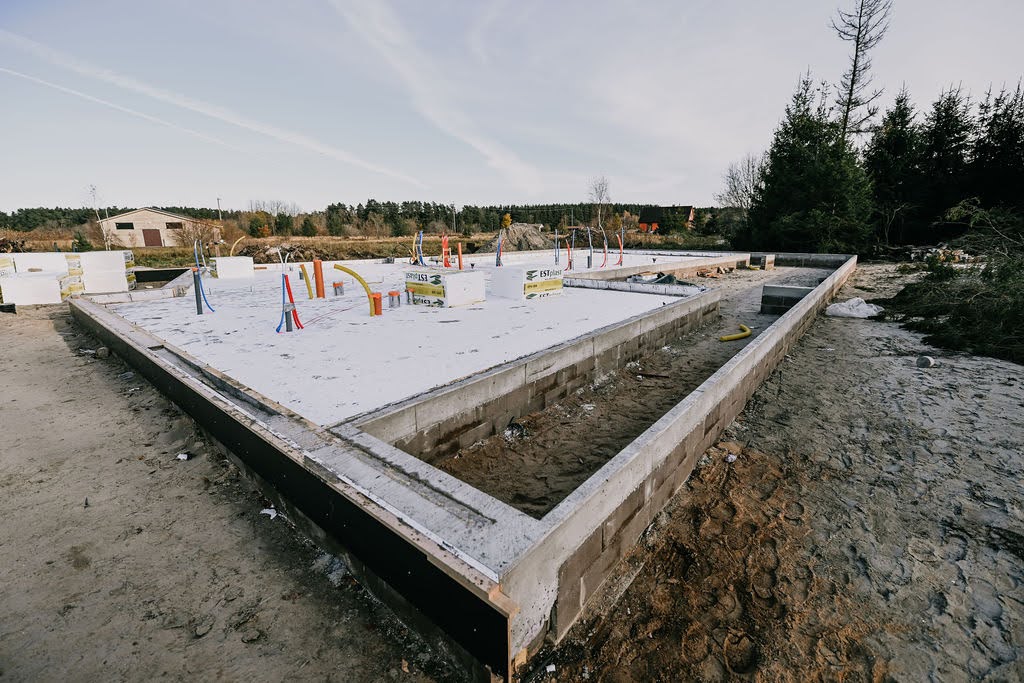 Lintvundament on Eestis üks enim kasutatavaid vundamenditüüpe, sobides hästi erinevate hoonete, sealhulgas eramute ja keldriga majade rajamiseks. Selle eeliseks